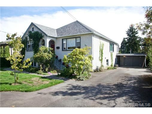 I have sold a property at 981 McBriar Ave in VICTORIA
