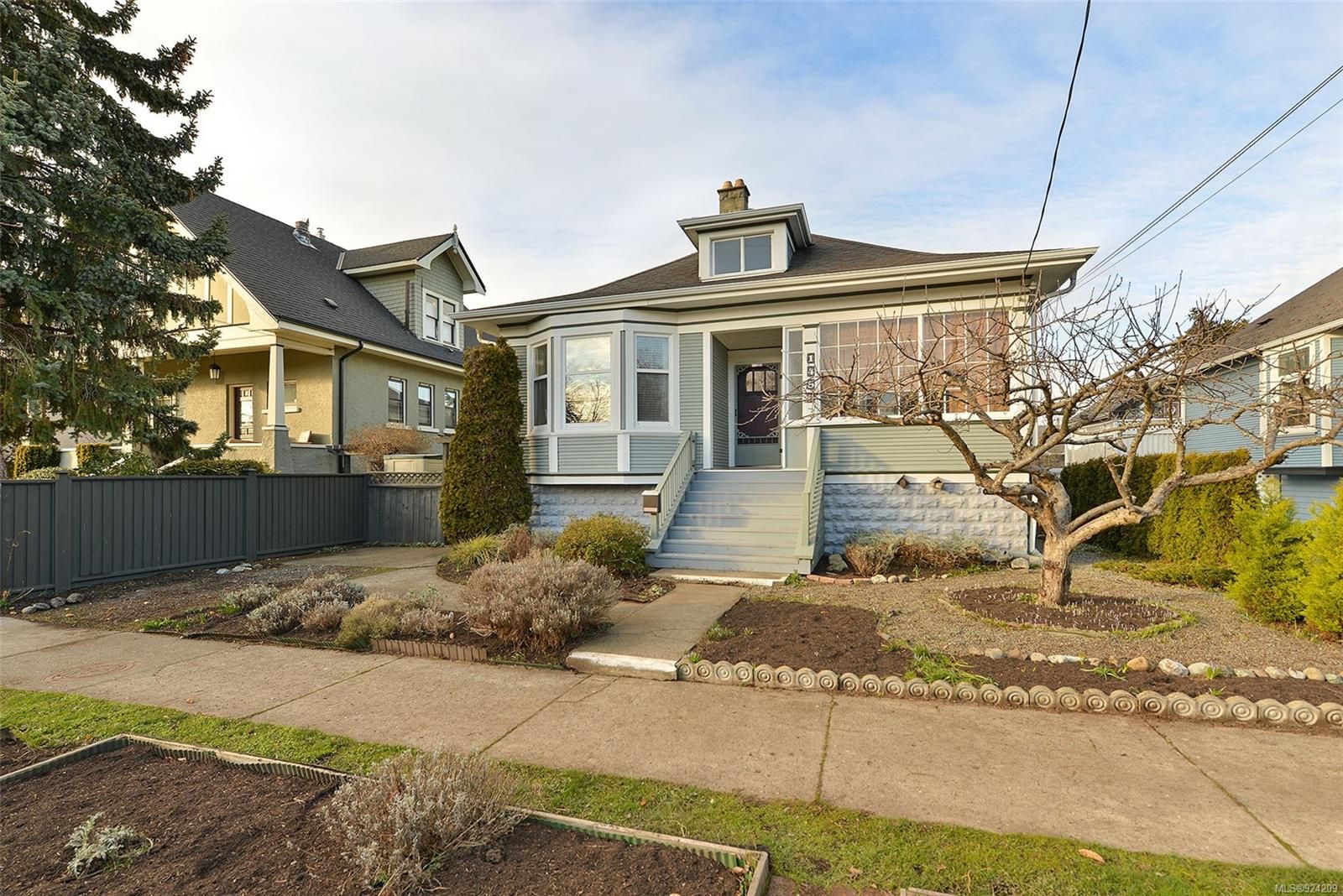 I have sold a property at 1450 Taunton St in Victoria
